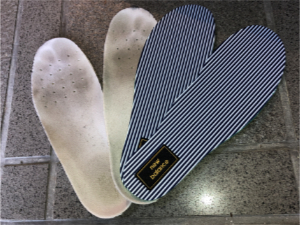 スニーカーに最初から入っているインソール